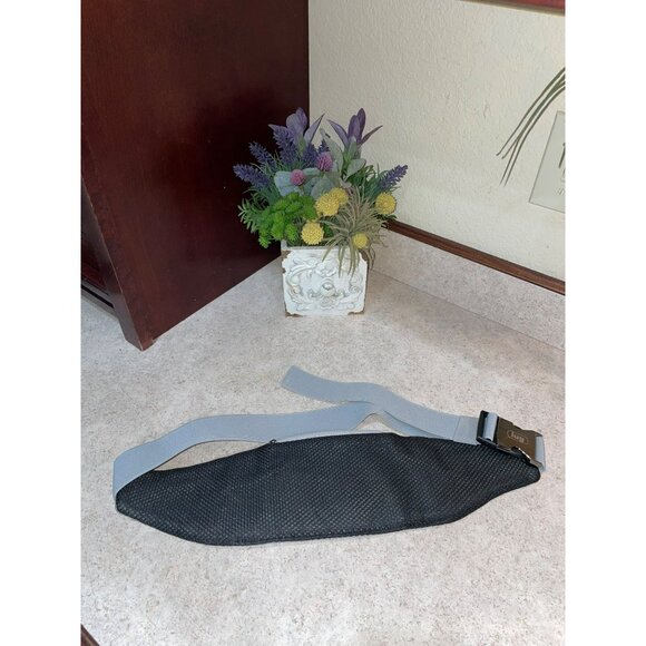 New Lug Quilted Silver Skedaddle Adjustable Waist Pack With Multiple Pockets & B - Picture 3 of 9